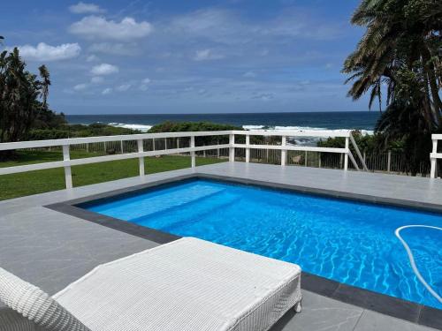 Coral Tides 18 sleeper Beach house — 4-Star Luxury Hotel in Port Shepstone, South Africa