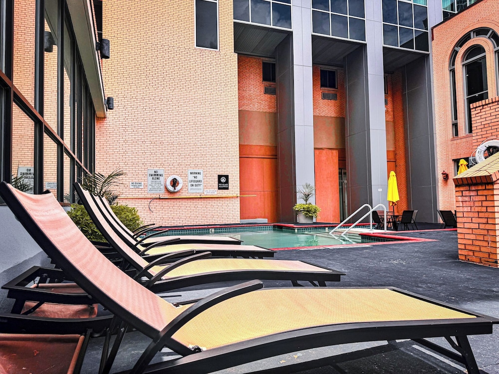 Clayton Plaza Hotel & Extended Stay - photo 20