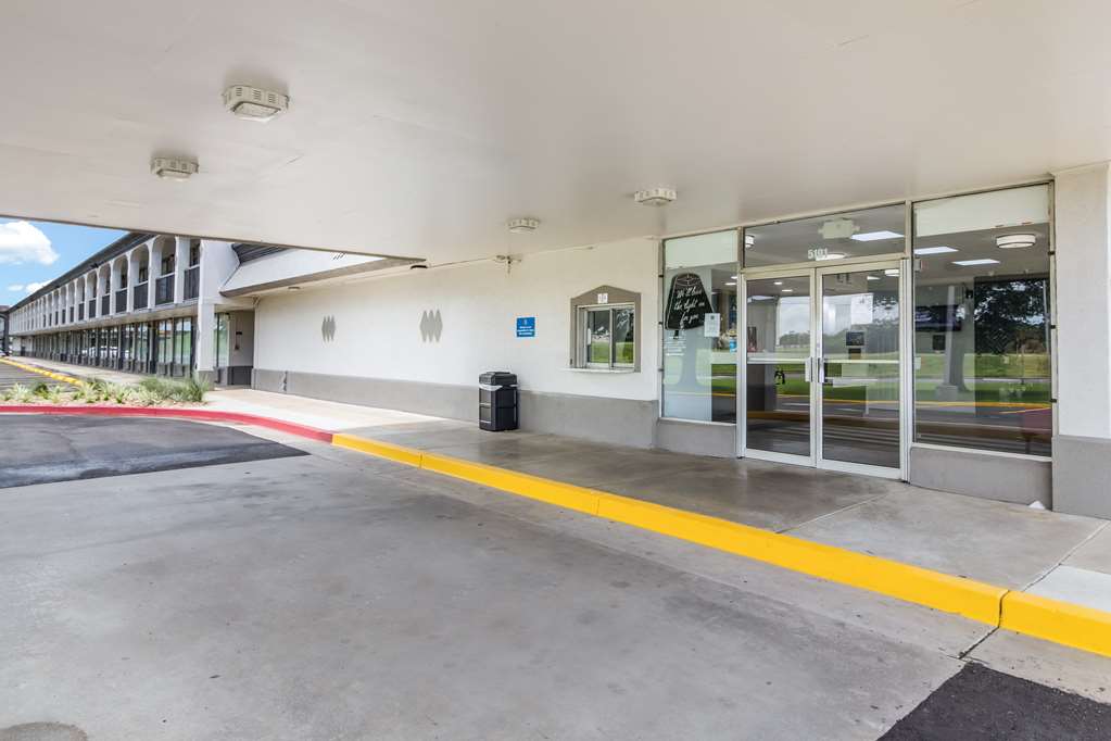 Motel 6 Groves TX - photo 3