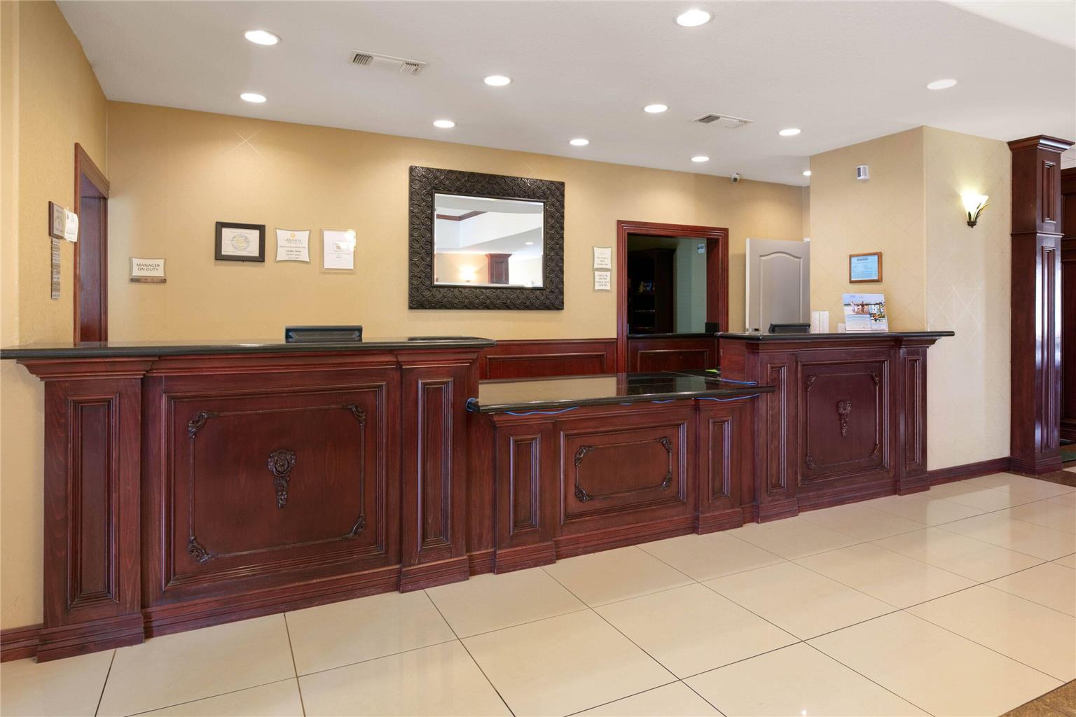 La Quinta Inn & Suites by Wyndham Lindale - photo 7