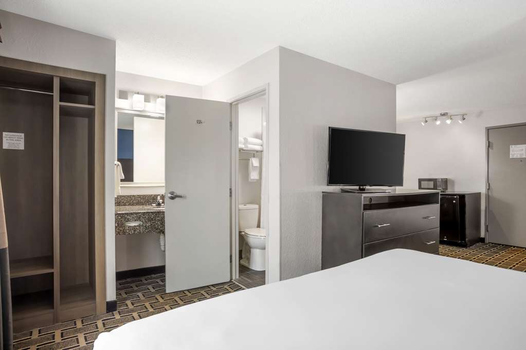 Comfort Suites Nashville Airport BNA - photo 22