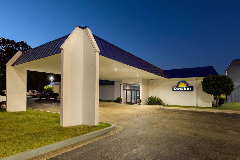 Days Inn by Wyndham McComb MS - featured photo