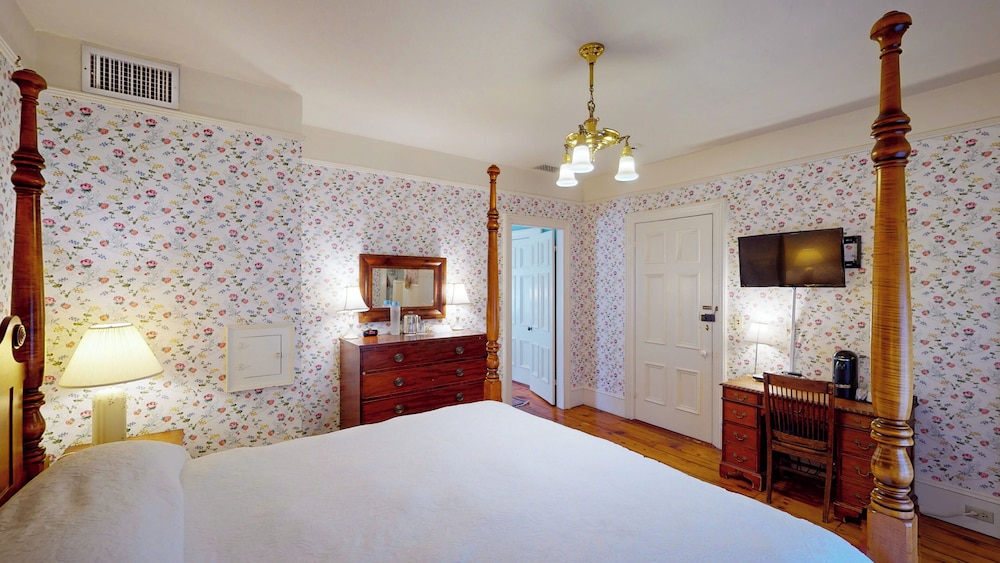 The Red Lion Inn - photo 61