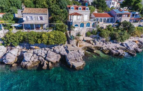 Two Bedroom Holiday Home In Dubrovnik