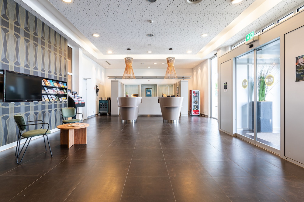 B&B Hotel Lully 3 Lakes