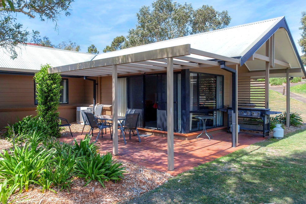 Condo 105 at Horizons Golf Resort Salamander Bay NSW - last minute hotel in Salamander Bay