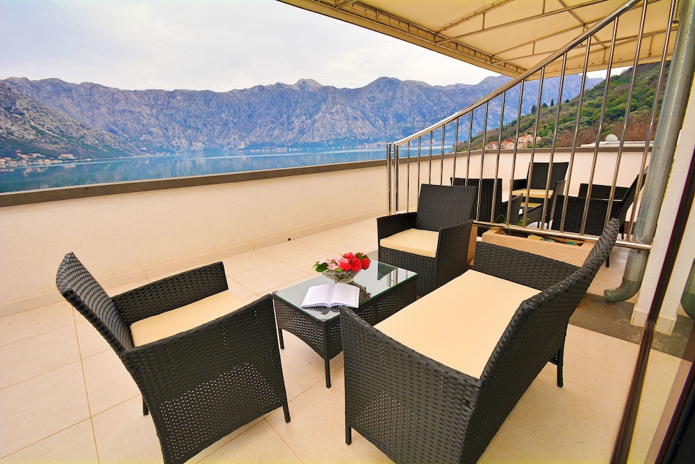 Cattaroom Apartments