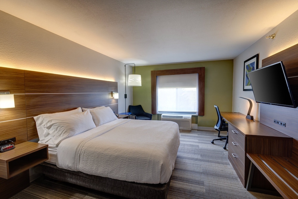 Holiday Inn Express & Suites Shelbyville Indianapolis by IHG - photo 8