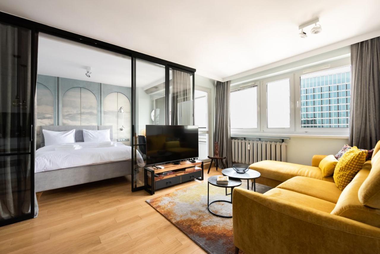 Central Panorama Apartment Chmielna 35 by BookingHost — 4-Star Luxury Hotel in Warsaw, Poland