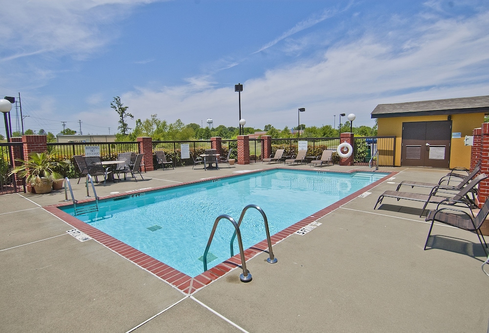 Holiday Inn Express & Suites Olive Branch by IHG - photo 15
