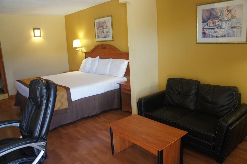 Americas Best Value Inn Harlingen - photo 17