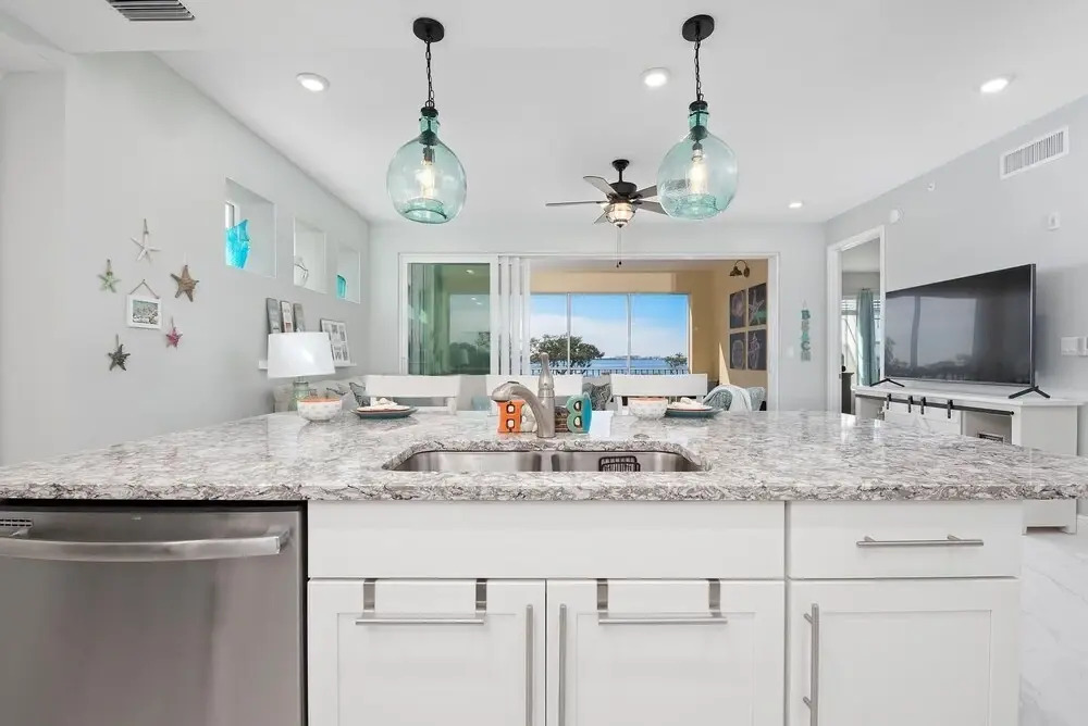 Holmes Beach Retreat Condo in Margaritaville with amazing views of the bay — 4-Star Luxury Hotel in Bradenton, United States