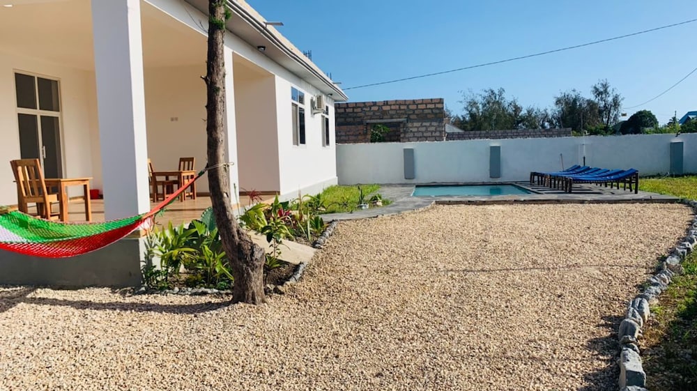 Villa Liam B&B Zanzibar — 4-Star Luxury Hotel in Kiwengwa, Tanzania