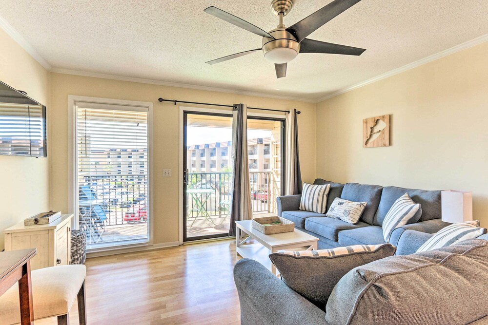 Folly Field Beach Access: Resort Condo w Pools - photo 3