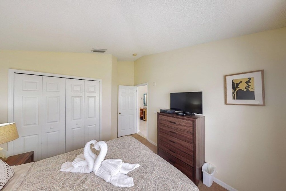 William's Lake Berkley Resort Vacation Home 5 Bedroom Home by Redawning - photo 6