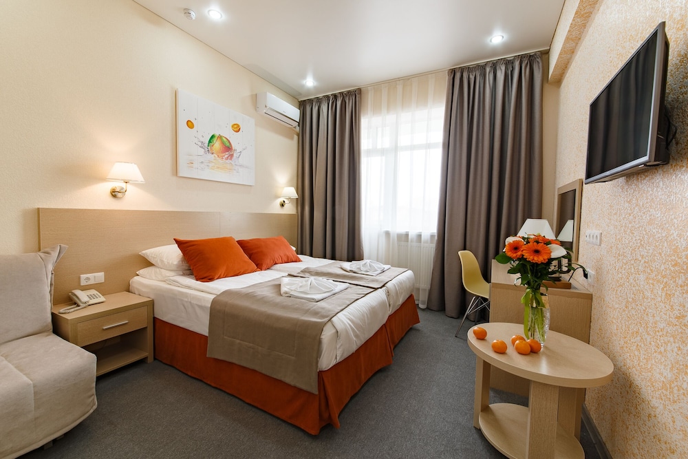 Mandarin Hotel - carbon neutral hotel in Anapa