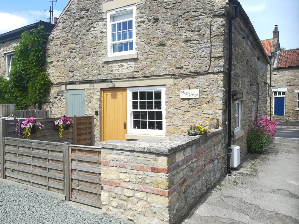 May Cottage — 5-Star Luxury Hotel in Scarborough, United Kingdom