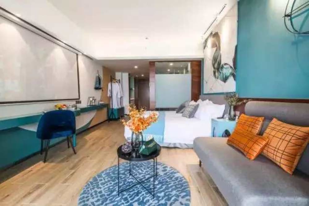 Yi Shu Jing Pin Holiday Hotel in Shanwei, People's Republic of China