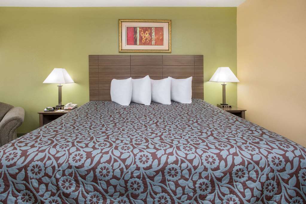 Days Inn by Wyndham Abbeville - photo 10