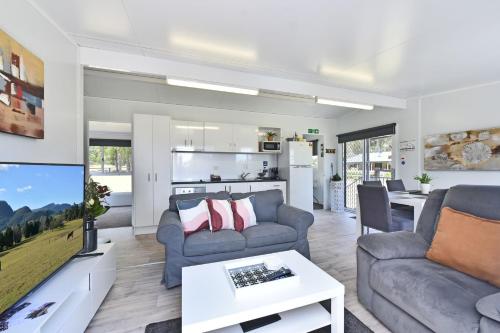 Wallaby Gully Farm Cottage Peace Quiet Serenity — 4-Star Luxury Hotel in Ellalong, Australia