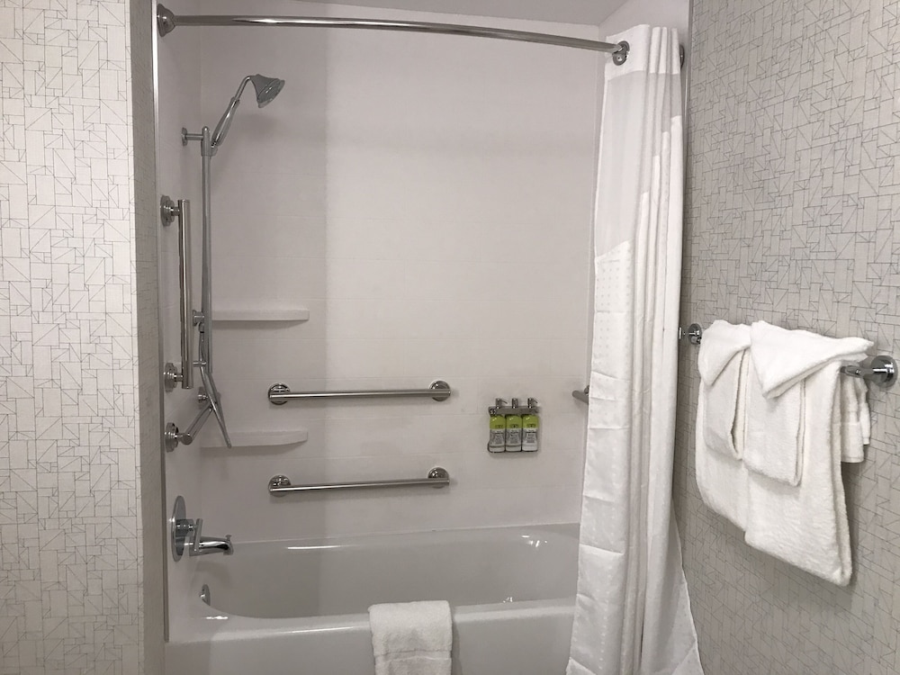 Holiday Inn Express & Suites Phoenix Airport North by IHG - photo 90
