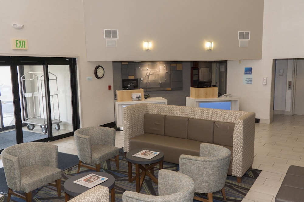Holiday Inn Express Hotel & Suites Madison by IHG - photo 76
