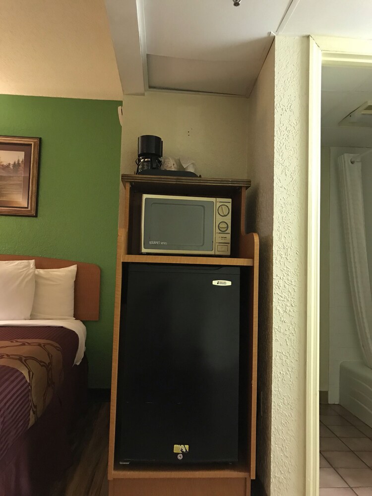 Bear Mount Inn & Suites - photo 35