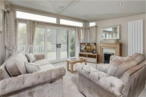 Pool Fireplace 2Br Lodge Petsok Parking — 4-Star Luxury Hotel in Truro, United Kingdom