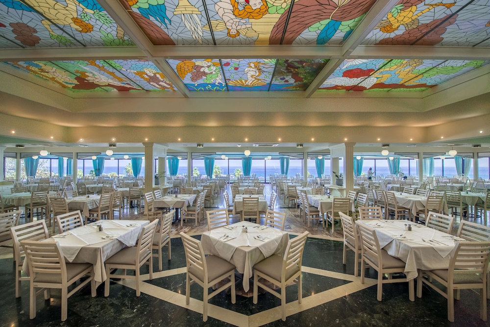 מזון ומשקאות