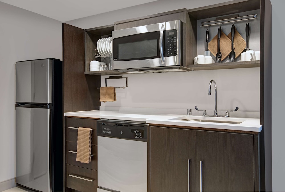 Home2 Suites by Hilton Milwaukee Downtown - photo 21