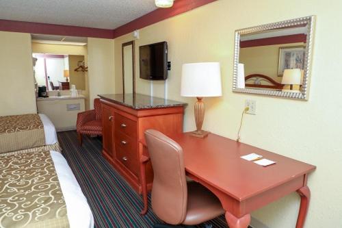 River Side Inn - photo 2