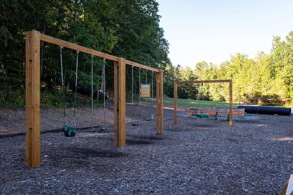 Emberglow Outdoor Resort - photo 298