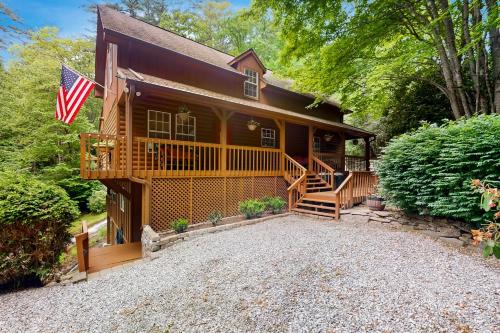 Misty Falls Hideaway — hotel in Glenville