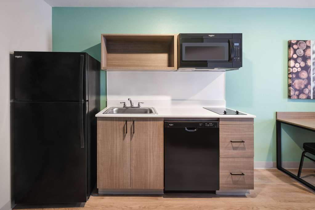 ECHO Suites Extended Stay by Wyndham Dallas Plano Frisco - photo 18