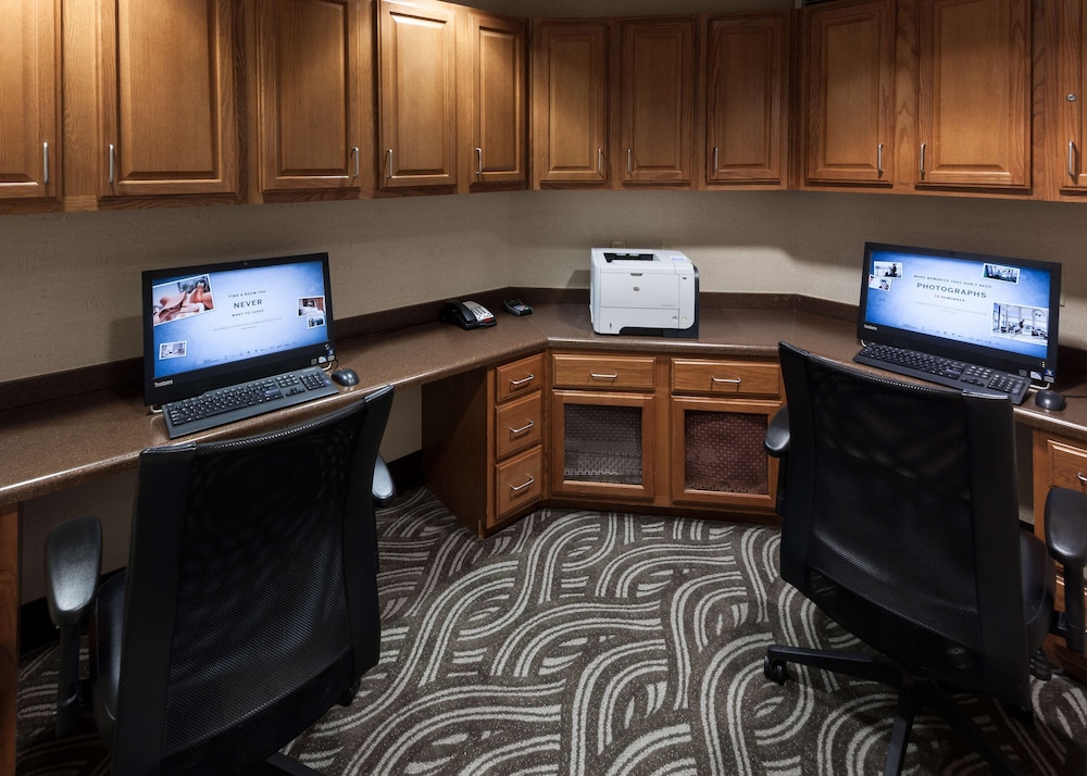 Hampton Inn & Suites Davenport - photo 36