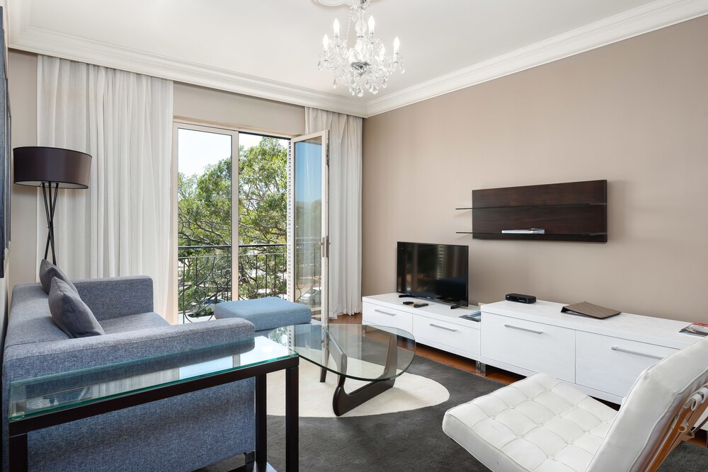 Cape Royale 207 — 4-Star Luxury Hotel in Cape Town, South Africa