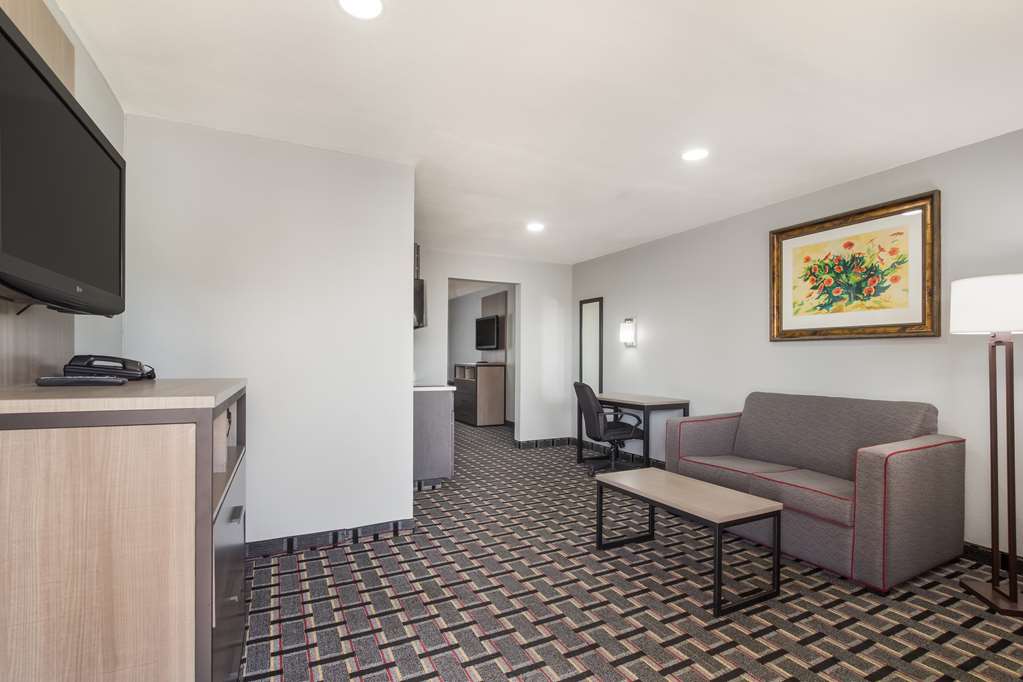 Knights Inn and Suites Salem - photo 10