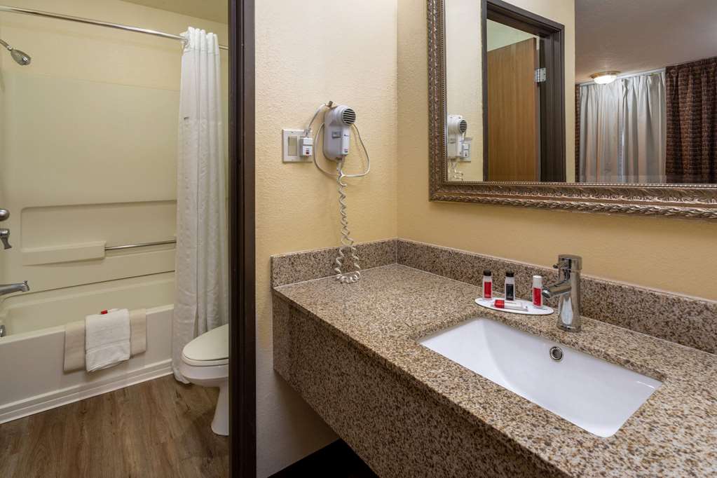Travelodge by Wyndham Albuquerque East - photo 37