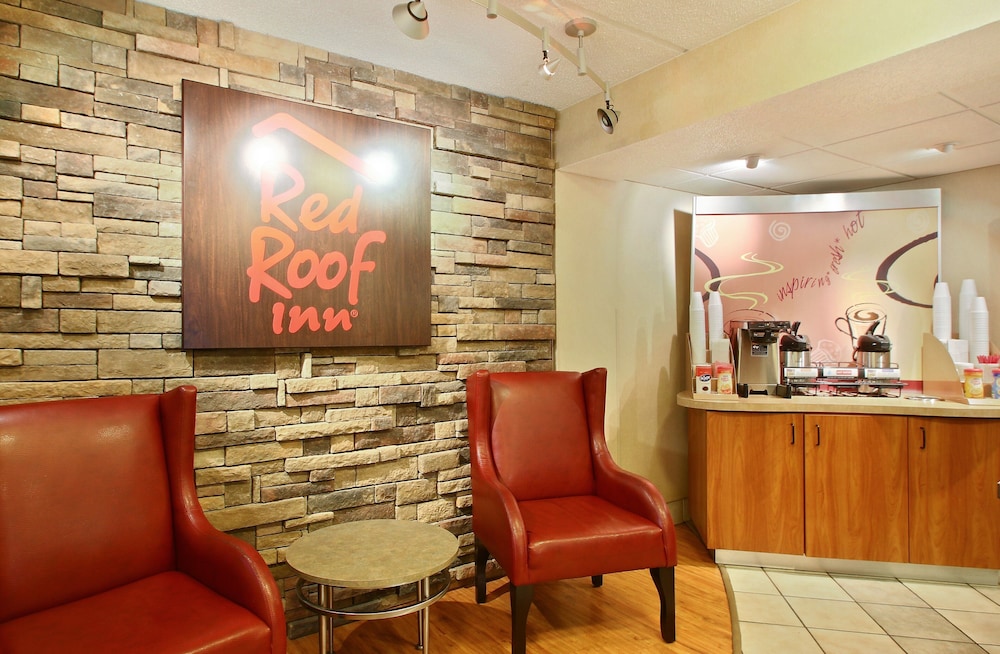 Red Roof Inn Greensboro Coliseum - photo 21