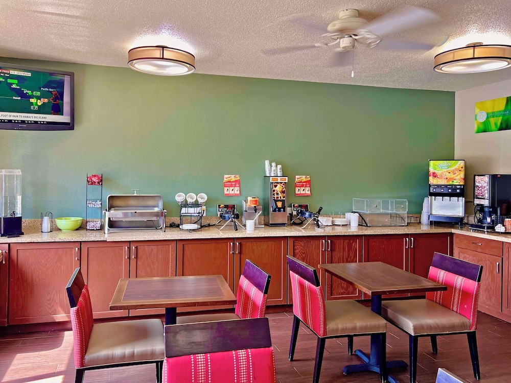 Quality Inn & Suites Green Bay Ashwaubenon - photo 24
