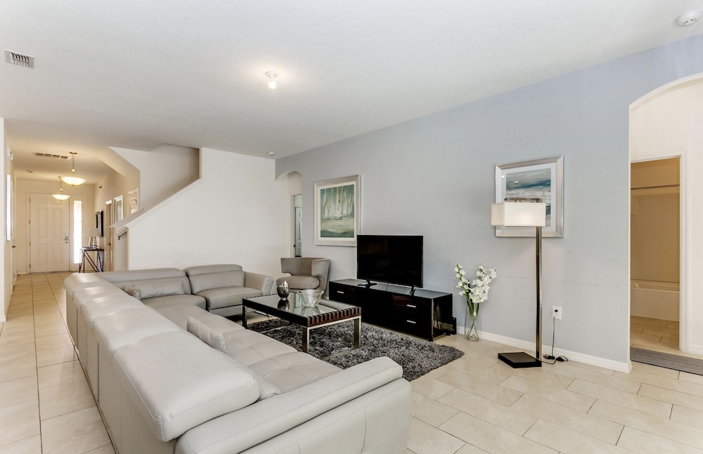 Beautiful 9 bedroom pool home located in the Solterra Resort home - photo 34