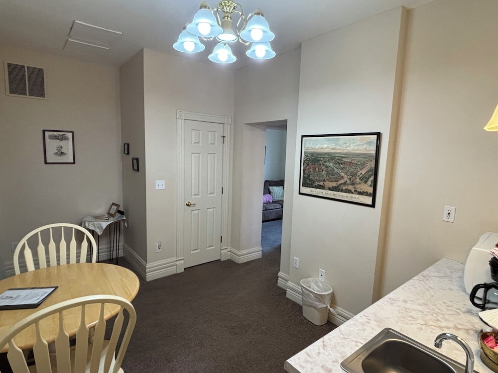 Hermann Crown Suites - photo 149