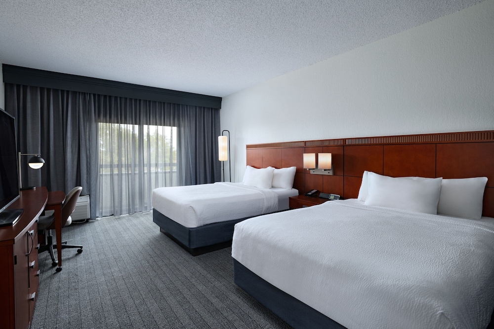 Courtyard by Marriott Dallas Richardson at Spring Valley - photo 11