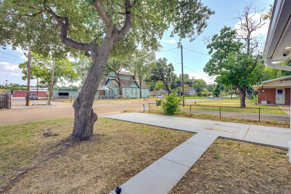 Sunny Hearne Home Near Universities - photo 23