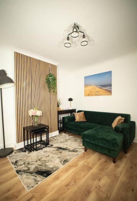 Spacious Sleeps 5 Garden Close To Sea in Great Yarmouth, United Kingdom