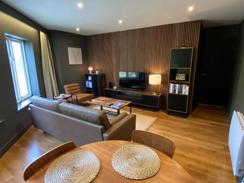 Luxury 2 Bedroom Apartment w Free Parking — 4-Star Luxury Hotel in York, United Kingdom