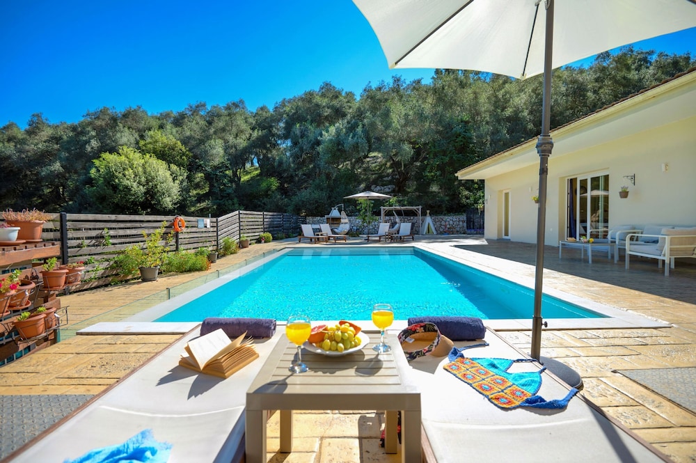 Villa Kambos Saint Stephanos — 4-Star Luxury Hotel in Corfu, Greece
