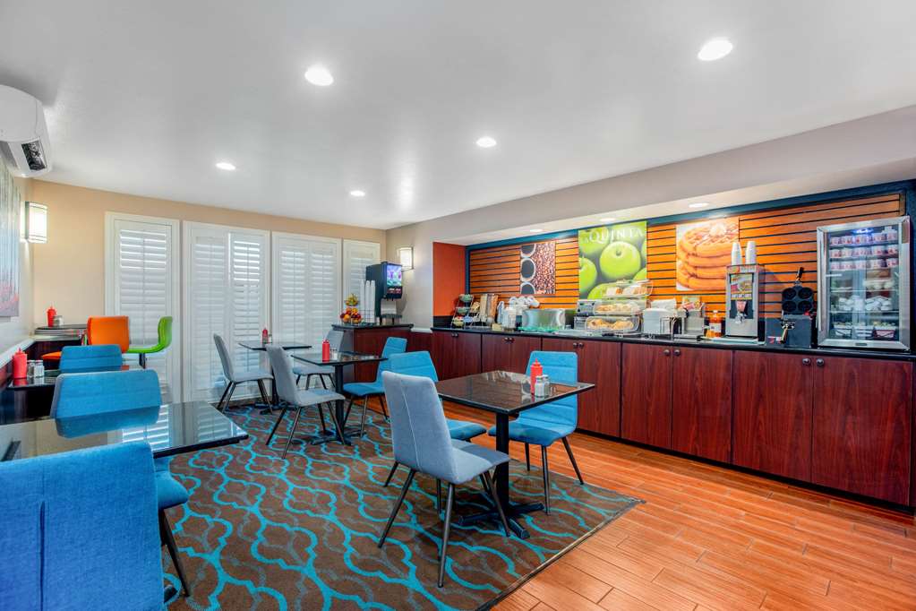 La Quinta Inn & Suites by Wyndham Hesperia Victorville - photo 61