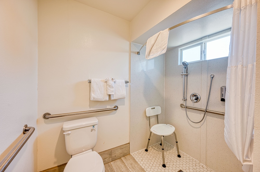 Vagabond Inn San Luis Obispo - photo 35