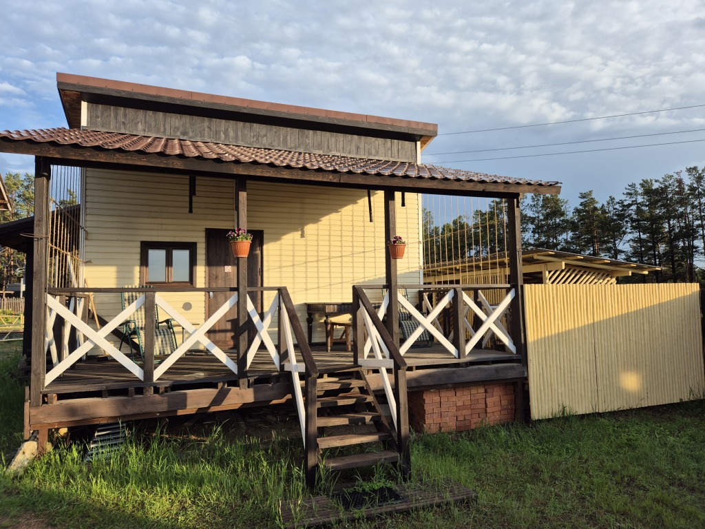 Chastny Dom Otdelny Domik in Khuzhir, Russia